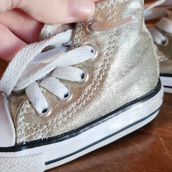 Converse Gold Shimmering Toddler High-Tops Size 3 - Picture 16 of 16